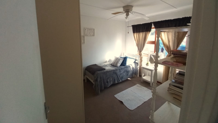 4 Bedroom Property for Sale in Britannia Bay Western Cape